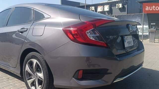 Серый Хонда Цивик, объемом двигателя 2 л и пробегом 52 тыс. км за 16000 $, фото 4 на Automoto.ua
