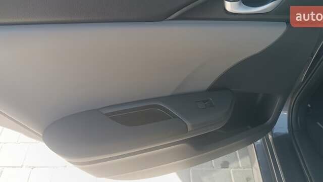 Серый Хонда Цивик, объемом двигателя 2 л и пробегом 52 тыс. км за 16000 $, фото 25 на Automoto.ua