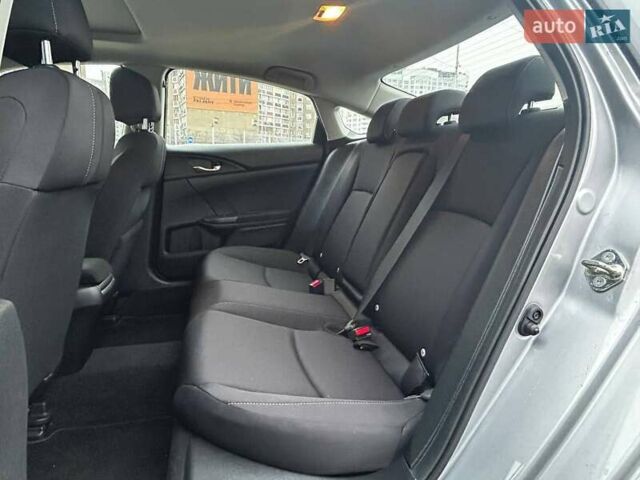 Серый Хонда Цивик, объемом двигателя 1.6 л и пробегом 5 тыс. км за 22990 $, фото 9 на Automoto.ua