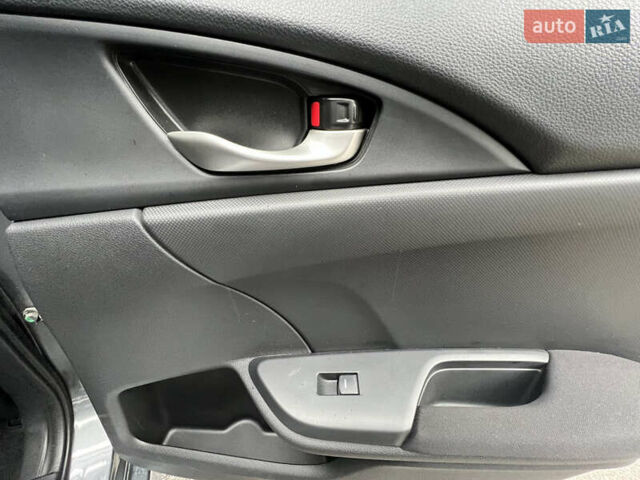 Серый Хонда Цивик, объемом двигателя 1.6 л и пробегом 30 тыс. км за 23300 $, фото 27 на Automoto.ua