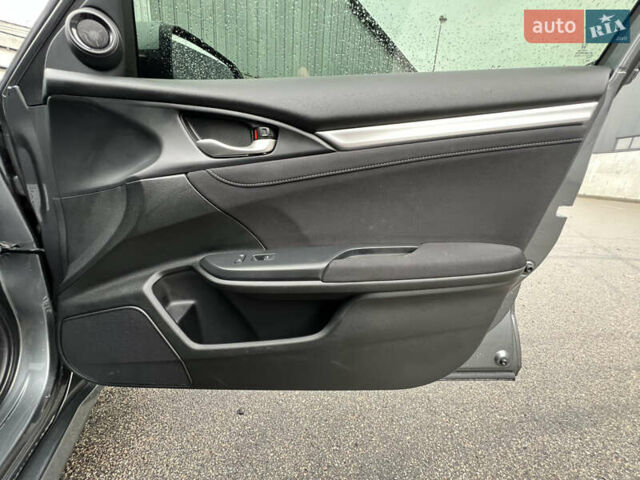 Серый Хонда Цивик, объемом двигателя 1.6 л и пробегом 30 тыс. км за 23300 $, фото 29 на Automoto.ua