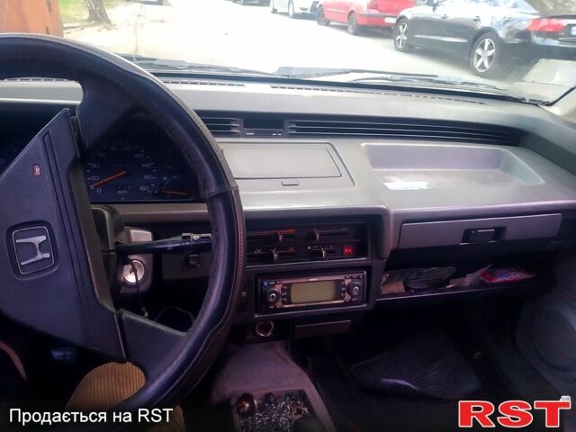 Серый Хонда Цивик, объемом двигателя 1.5 л и пробегом 389 тыс. км за 1100 $, фото 2 на Automoto.ua