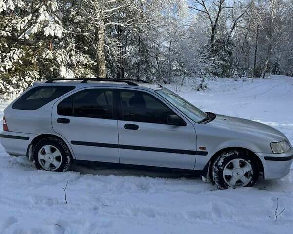 Серый Хонда Цивик, объемом двигателя 1.4 л и пробегом 440 тыс. км за 3000 $, фото 7 на Automoto.ua