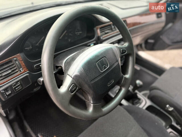 Сірий Хонда Сівік, об'ємом двигуна 1.5 л та пробігом 160 тис. км за 1999 $, фото 12 на Automoto.ua