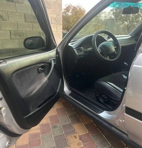 Серый Хонда Цивик, объемом двигателя 1.4 л и пробегом 250 тыс. км за 2000 $, фото 8 на Automoto.ua