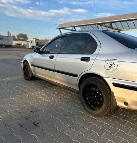 Серый Хонда Цивик, объемом двигателя 1.4 л и пробегом 250 тыс. км за 2000 $, фото 12 на Automoto.ua