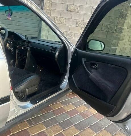 Серый Хонда Цивик, объемом двигателя 1.4 л и пробегом 250 тыс. км за 2000 $, фото 6 на Automoto.ua