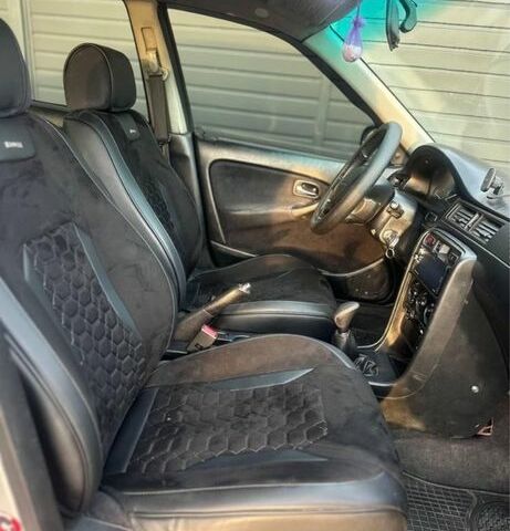 Серый Хонда Цивик, объемом двигателя 1.4 л и пробегом 250 тыс. км за 2000 $, фото 9 на Automoto.ua