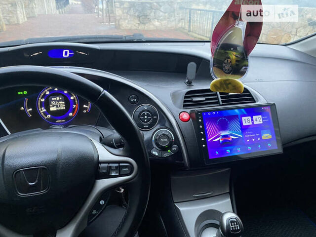 Синий Хонда Цивик, объемом двигателя 1.8 л и пробегом 306 тыс. км за 4800 $, фото 34 на Automoto.ua