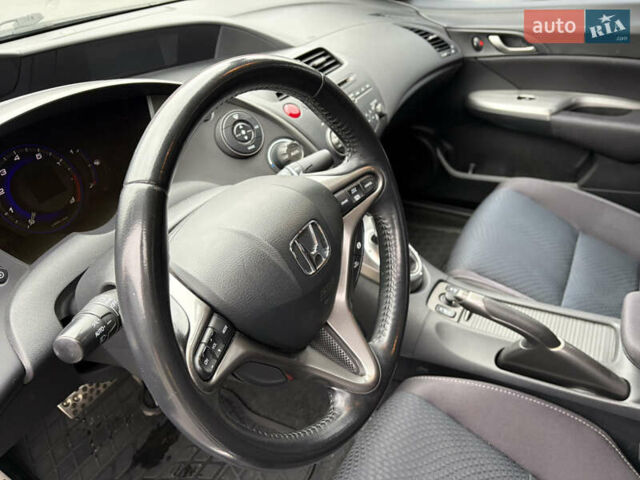 Синий Хонда Цивик, объемом двигателя 1.8 л и пробегом 194 тыс. км за 8300 $, фото 12 на Automoto.ua