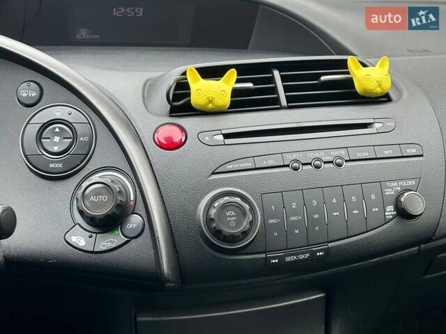 Синий Хонда Цивик, объемом двигателя 1.8 л и пробегом 193 тыс. км за 7490 $, фото 17 на Automoto.ua