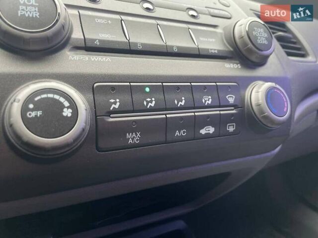 Синий Хонда Цивик, объемом двигателя 1.8 л и пробегом 284 тыс. км за 5290 $, фото 22 на Automoto.ua