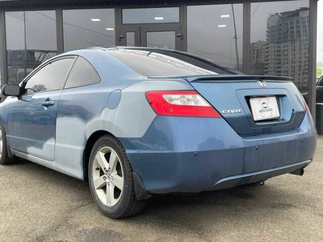 Синий Хонда Цивик, объемом двигателя 1.8 л и пробегом 283 тыс. км за 5290 $, фото 5 на Automoto.ua