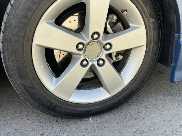 Синий Хонда Цивик, объемом двигателя 1.8 л и пробегом 214 тыс. км за 5000 $, фото 4 на Automoto.ua