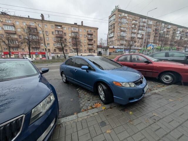 Синий Хонда Цивик, объемом двигателя 1.8 л и пробегом 269 тыс. км за 5700 $, фото 1 на Automoto.ua