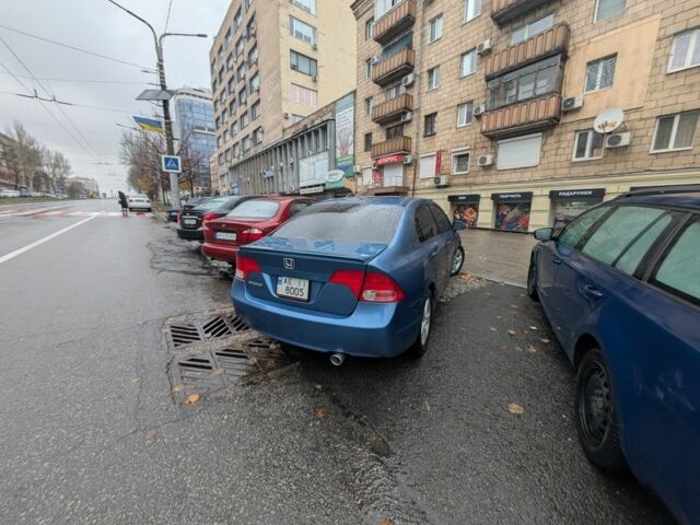 Синий Хонда Цивик, объемом двигателя 1.8 л и пробегом 269 тыс. км за 5700 $, фото 4 на Automoto.ua