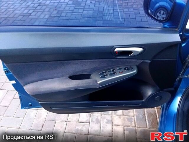 Синий Хонда Цивик, объемом двигателя 1.8 л и пробегом 207 тыс. км за 6000 $, фото 7 на Automoto.ua