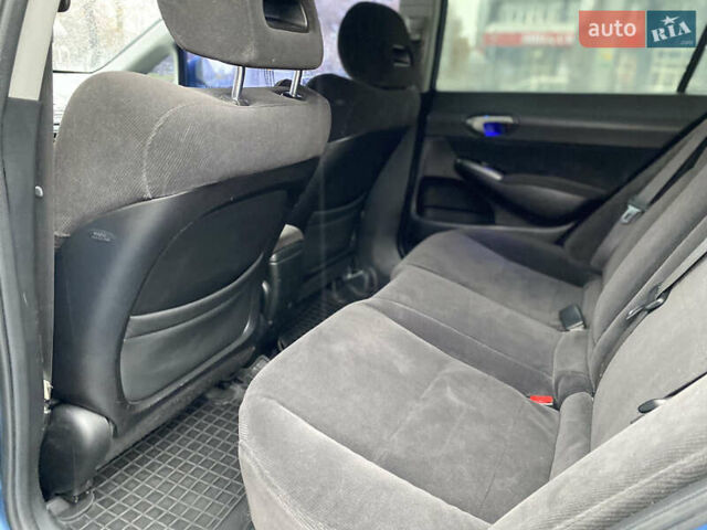 Синий Хонда Цивик, объемом двигателя 1.8 л и пробегом 237 тыс. км за 6000 $, фото 10 на Automoto.ua