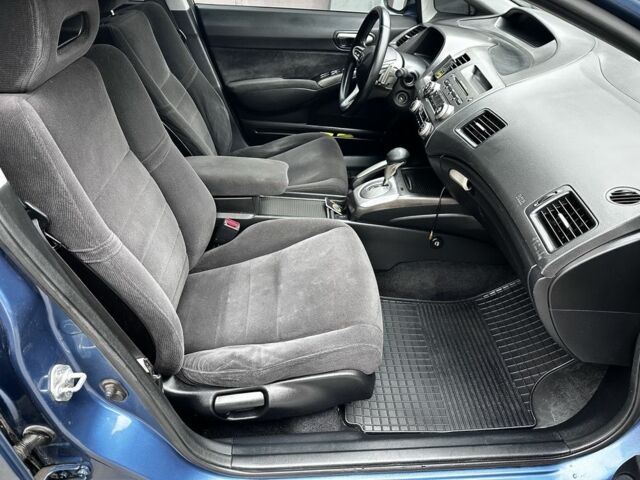 Синий Хонда Цивик, объемом двигателя 1.8 л и пробегом 240 тыс. км за 5500 $, фото 6 на Automoto.ua