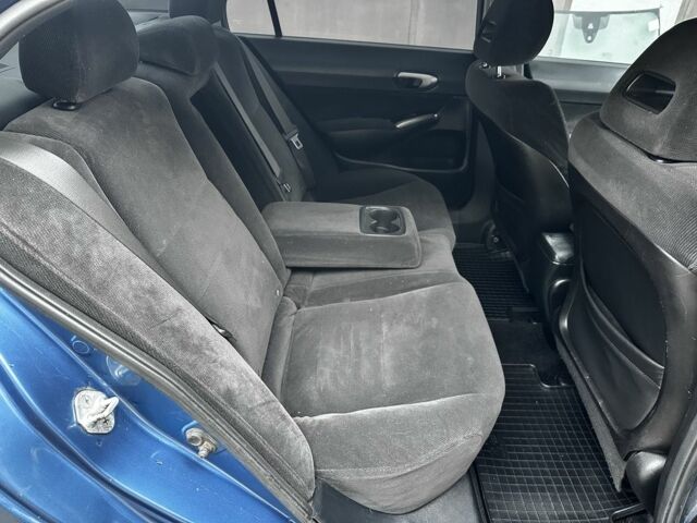 Синий Хонда Цивик, объемом двигателя 1.8 л и пробегом 240 тыс. км за 5500 $, фото 7 на Automoto.ua