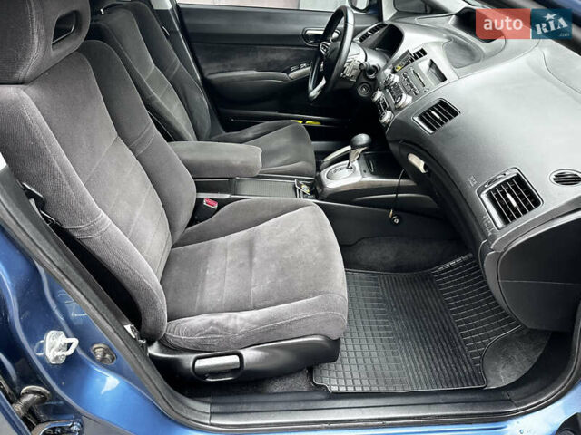 Синий Хонда Цивик, объемом двигателя 1.8 л и пробегом 241 тыс. км за 5500 $, фото 6 на Automoto.ua