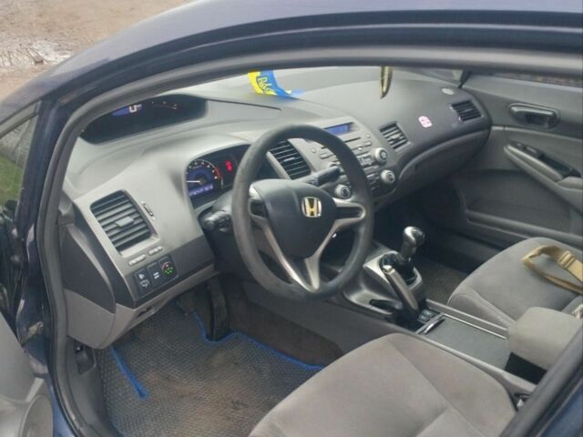 Синий Хонда Цивик, объемом двигателя 1.8 л и пробегом 278 тыс. км за 5000 $, фото 4 на Automoto.ua