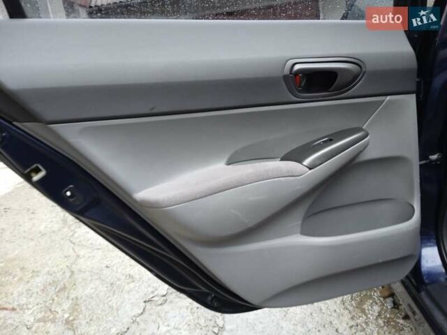 Хонда Цивик 2007 в Радехове на Automoto.ua Синий Хонда Цивик, объемом двигателя 1.8 л и пробегом 242 тыс. км за 4700 $, фото 21 на Automoto.ua