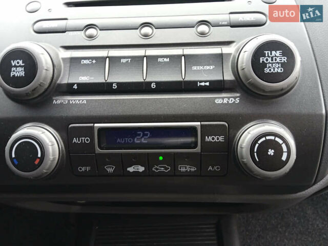 Синий Хонда Цивик, объемом двигателя 1.8 л и пробегом 243 тыс. км за 4700 $, фото 17 на Automoto.ua