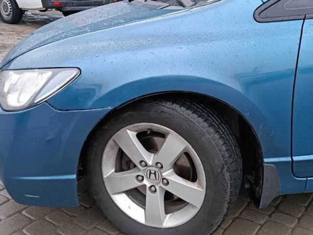 Синий Хонда Цивик, объемом двигателя 1.8 л и пробегом 238 тыс. км за 5800 $, фото 2 на Automoto.ua