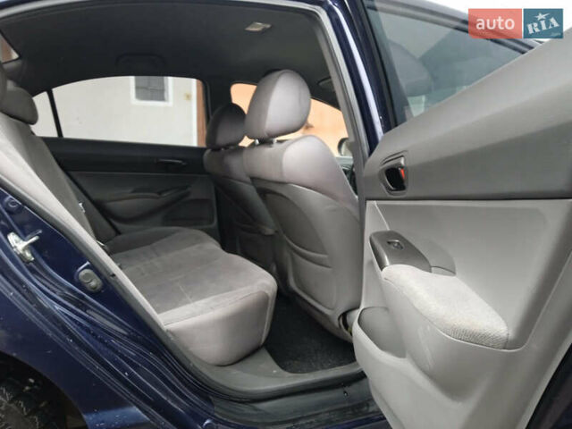 Синий Хонда Цивик, объемом двигателя 1.8 л и пробегом 243 тыс. км за 4700 $, фото 14 на Automoto.ua