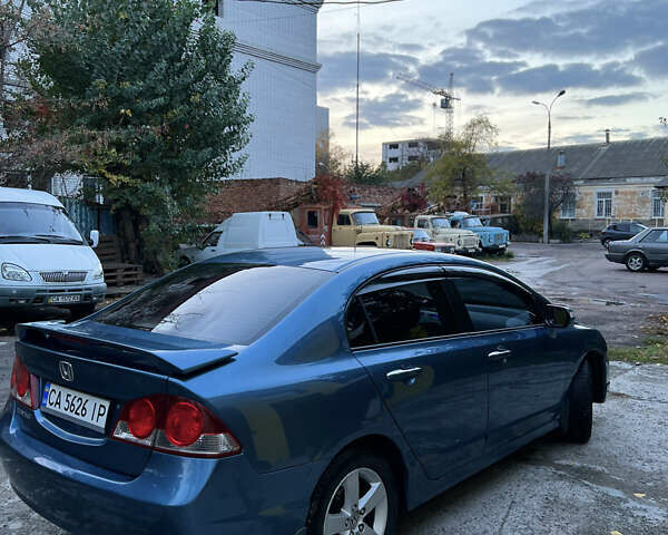 Синий Хонда Цивик, объемом двигателя 1.8 л и пробегом 239 тыс. км за 5200 $, фото 2 на Automoto.ua