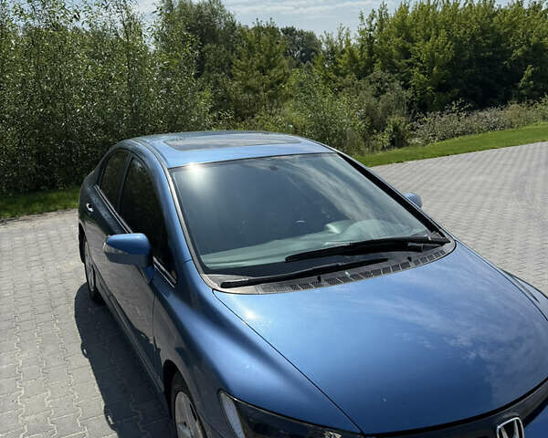 Синий Хонда Цивик, объемом двигателя 1.8 л и пробегом 244 тыс. км за 6600 $, фото 1 на Automoto.ua