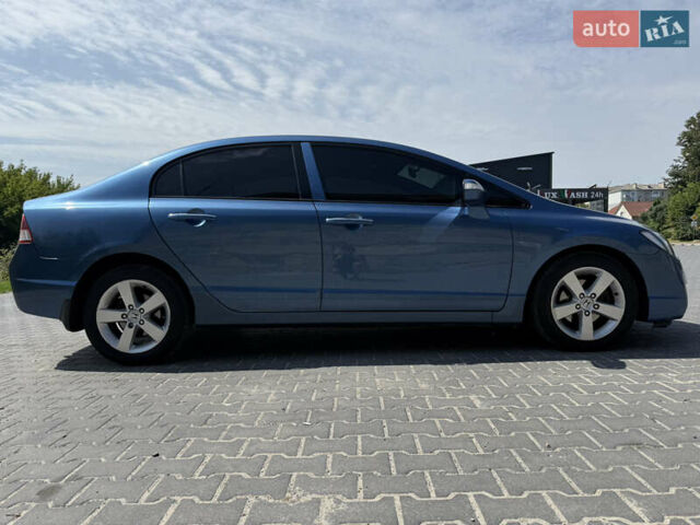 Синий Хонда Цивик, объемом двигателя 1.8 л и пробегом 244 тыс. км за 6600 $, фото 4 на Automoto.ua