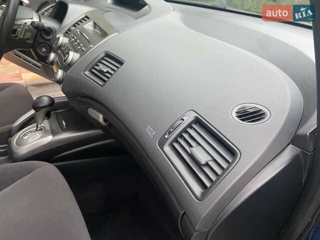 Синий Хонда Цивик, объемом двигателя 1.8 л и пробегом 170 тыс. км за 7300 $, фото 17 на Automoto.ua