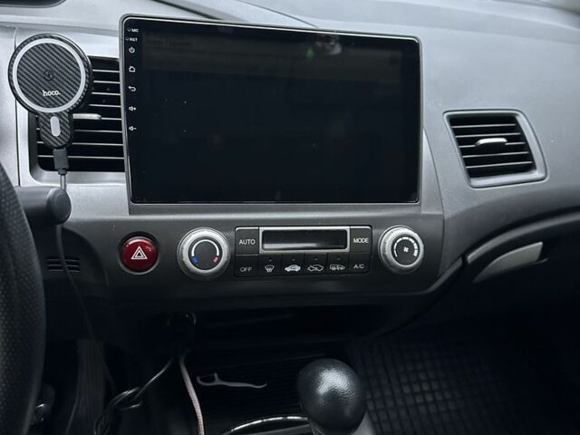 Синий Хонда Цивик, объемом двигателя 1.8 л и пробегом 170 тыс. км за 6600 $, фото 13 на Automoto.ua