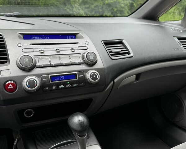 Синій Хонда Сівік, об'ємом двигуна 1.3 л та пробігом 254 тис. км за 6500 $, фото 11 на Automoto.ua