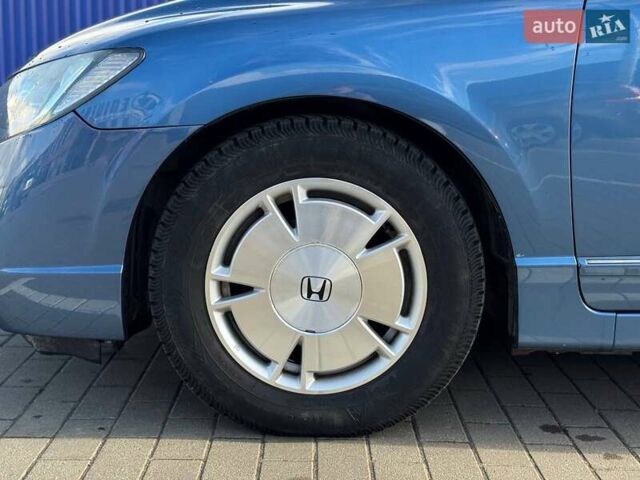 Синий Хонда Цивик, объемом двигателя 1.3 л и пробегом 290 тыс. км за 6199 $, фото 15 на Automoto.ua