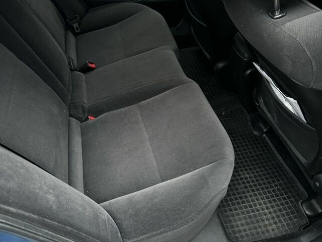 Синий Хонда Цивик, объемом двигателя 1.8 л и пробегом 170 тыс. км за 6600 $, фото 7 на Automoto.ua