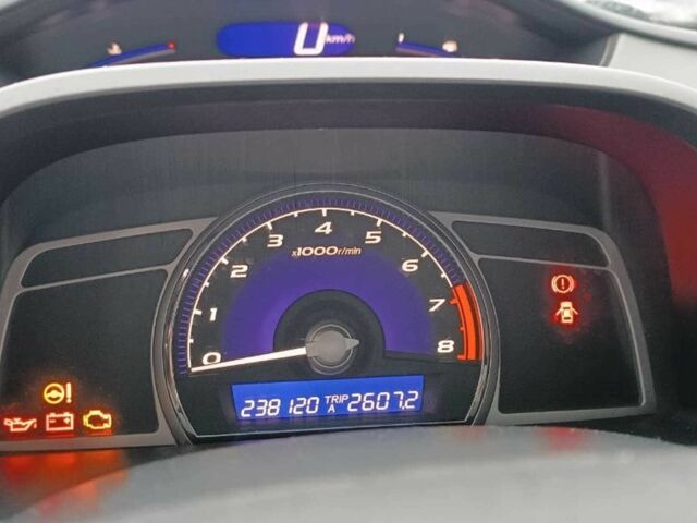 Синий Хонда Цивик, объемом двигателя 1.8 л и пробегом 238 тыс. км за 5800 $, фото 18 на Automoto.ua