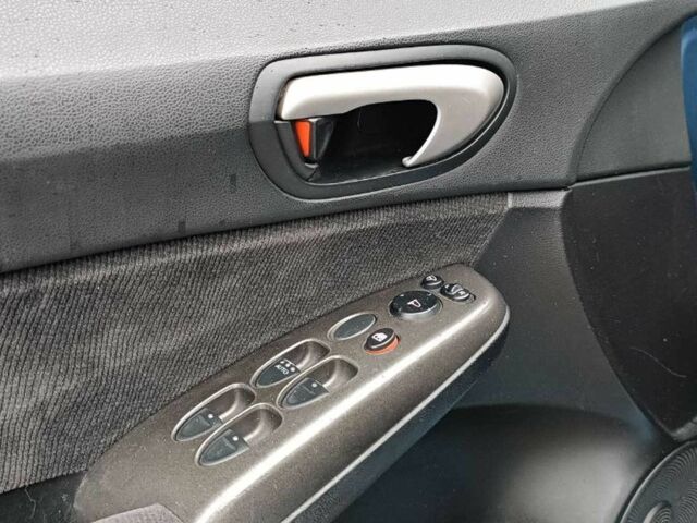 Синий Хонда Цивик, объемом двигателя 1.8 л и пробегом 238 тыс. км за 5800 $, фото 15 на Automoto.ua