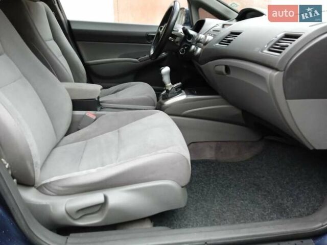 Хонда Цивик 2007 в Радехове на Automoto.ua Синий Хонда Цивик, объемом двигателя 1.8 л и пробегом 242 тыс. км за 4700 $, фото 10 на Automoto.ua