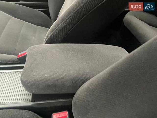 Синий Хонда Цивик, объемом двигателя 1.8 л и пробегом 170 тыс. км за 7300 $, фото 23 на Automoto.ua