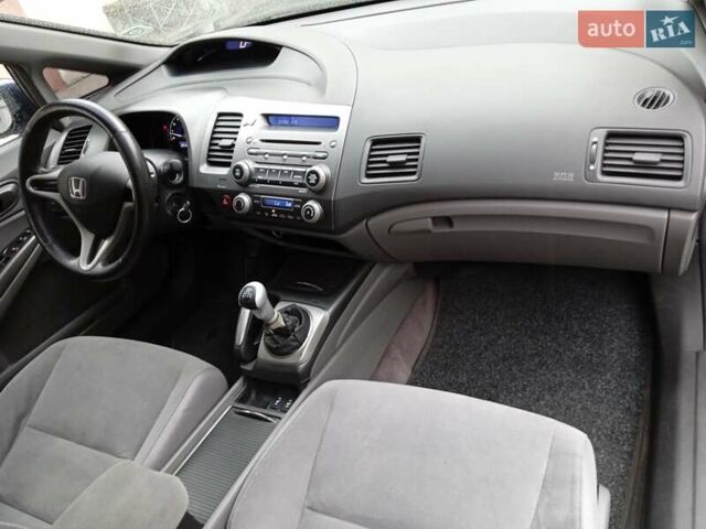 Хонда Цивик 2007 в Радехове на Automoto.ua Синий Хонда Цивик, объемом двигателя 1.8 л и пробегом 242 тыс. км за 4700 $, фото 12 на Automoto.ua