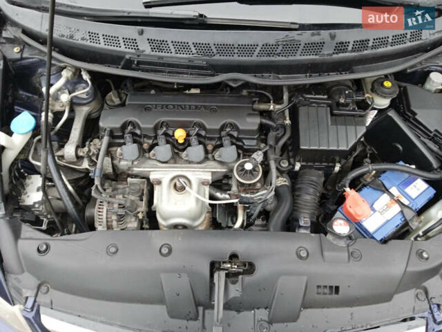 Синий Хонда Цивик, объемом двигателя 1.8 л и пробегом 243 тыс. км за 4700 $, фото 11 на Automoto.ua
