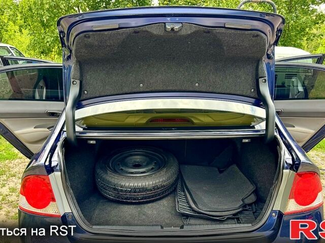 Синий Хонда Цивик, объемом двигателя 1.8 л и пробегом 249 тыс. км за 6590 $, фото 9 на Automoto.ua