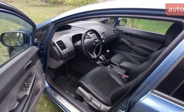 Синий Хонда Цивик, объемом двигателя 1.8 л и пробегом 265 тыс. км за 5000 $, фото 3 на Automoto.ua