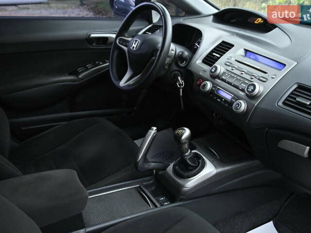Синий Хонда Цивик, объемом двигателя 1.8 л и пробегом 244 тыс. км за 5999 $, фото 35 на Automoto.ua