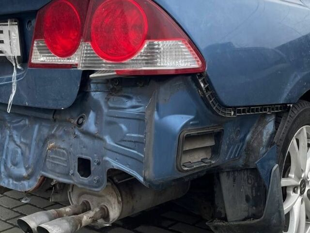 Синий Хонда Цивик, объемом двигателя 1.8 л и пробегом 228 тыс. км за 3300 $, фото 5 на Automoto.ua