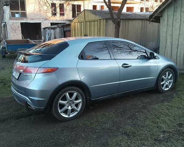 Синий Хонда Цивик, объемом двигателя 1.8 л и пробегом 173 тыс. км за 5100 $, фото 4 на Automoto.ua