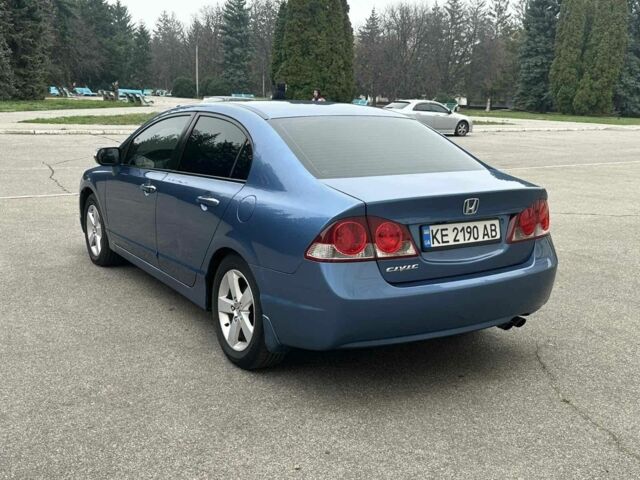 Синий Хонда Цивик, объемом двигателя 1.8 л и пробегом 249 тыс. км за 5600 $, фото 4 на Automoto.ua